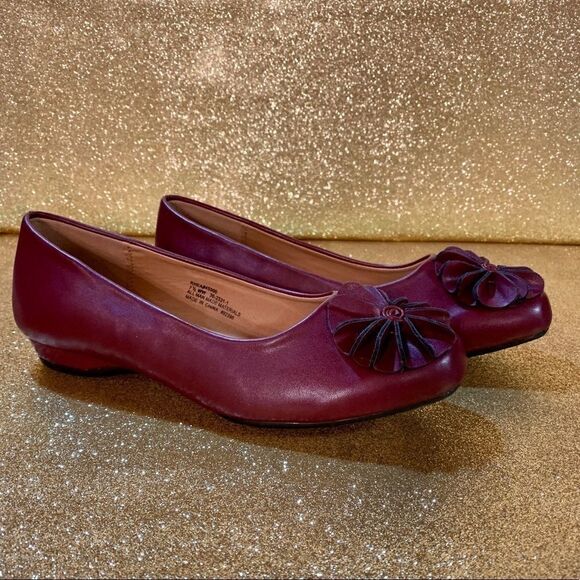 NWOT Comfortview Slip on Loafers Size 7.5 - Picture 1 of 4